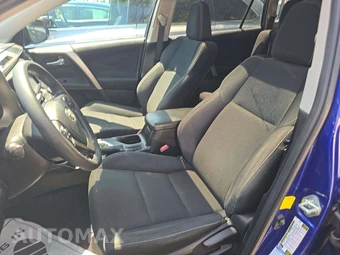 2015 Toyota RAV4 XLE – miniatura 6