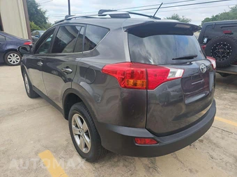 2015 Toyota RAV4 XLE – miniatura 4