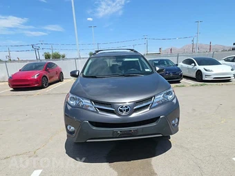 2015 Toyota RAV4 XLE – miniatura 2
