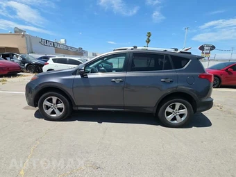 2015 Toyota RAV4 XLE – miniatura 3