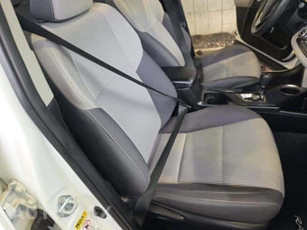 2015 Toyota RAV4 XLE – miniatura 18