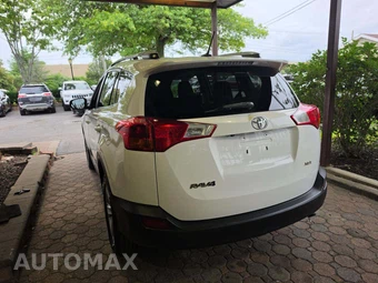 2015 Toyota RAV4 XLE – miniatura 2
