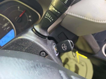 2015 Toyota RAV4 XLE – miniatura 8