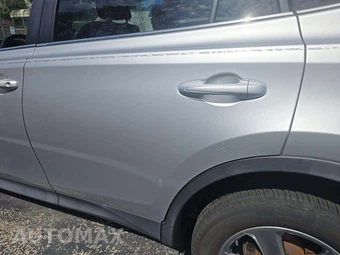 2015 Toyota RAV4 XLE – miniatura 24