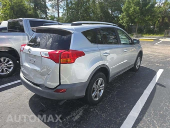2015 Toyota RAV4 XLE – miniatura 3