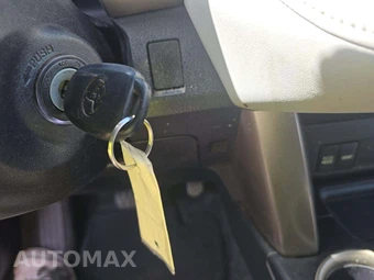 2015 Toyota RAV4 XLE – miniatura 8