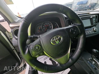 2015 Toyota RAV4 XLE – miniatura 10