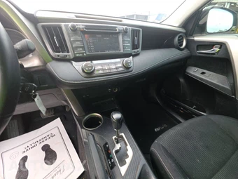 2015 Toyota RAV4 XLE – miniatura 11