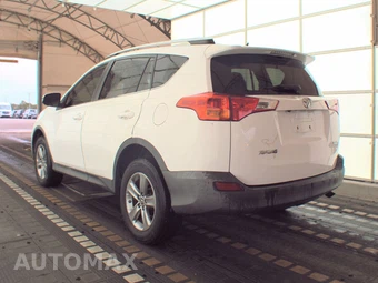 2015 Toyota RAV4 XLE – miniatura 6
