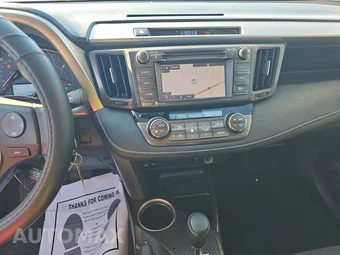 2015 Toyota RAV4 XLE – miniatura 11