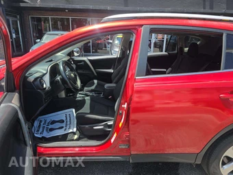 2015 Toyota RAV4 XLE – miniatura 3