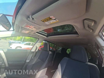 2015 Toyota RAV4 XLE – miniatura 8