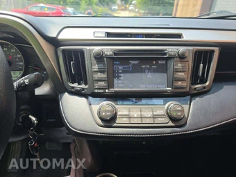 2015 Toyota RAV4 XLE – miniatura 10