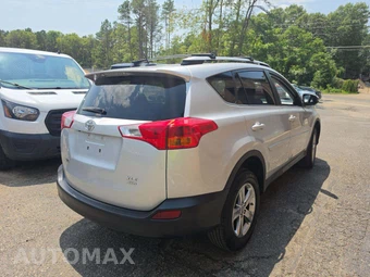 2015 Toyota RAV4 XLE – miniatura 3