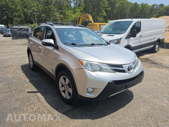 2015 Toyota RAV4 XLE – miniatura 4