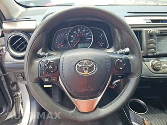 2015 Toyota RAV4 XLE – miniatura 10