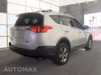 2015 Toyota RAV4 XLE – miniatura 4