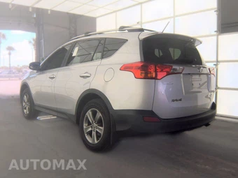 2015 Toyota RAV4 XLE – miniatura 6