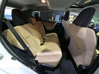 2015 Toyota RAV4 XLE – miniatura 16