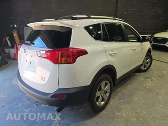 2015 Toyota RAV4 XLE – miniatura 3