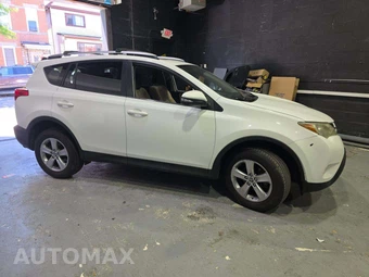 2015 Toyota RAV4 XLE – miniatura 4