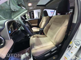 2015 Toyota RAV4 XLE – miniatura 6