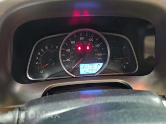 2015 Toyota RAV4 XLE – miniatura 9