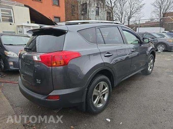 2015 Toyota RAV4 XLE – miniatura 3