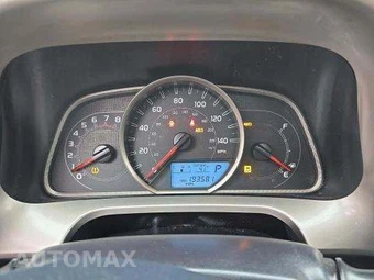 2015 Toyota RAV4 XLE – miniatura 9