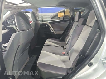 2015 Toyota RAV4 XLE – miniatura 13