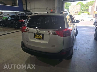 2015 Toyota RAV4 XLE – miniatura 3