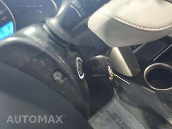 2015 Toyota RAV4 XLE – miniatura 8