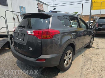2015 Toyota RAV4 XLE – miniatura 3