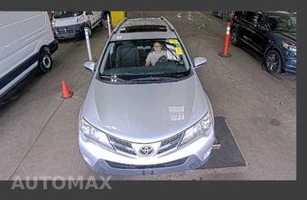 2015 Toyota RAV4 XLE - miniatura 9