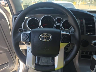 2015 Toyota Sequoia Limited - miniatura 10