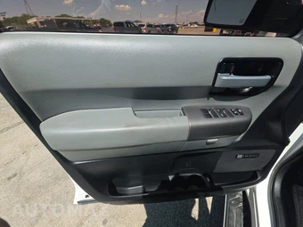 2015 Toyota Sequoia Limited - miniatura 9