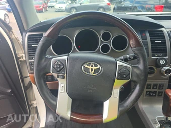 2015 Toyota Sequoia Platinum – miniatura 10