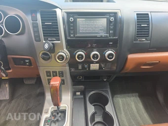 2015 Toyota Sequoia Platinum – miniatura 11