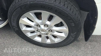2015 Toyota Sequoia Platinum – miniatura 28