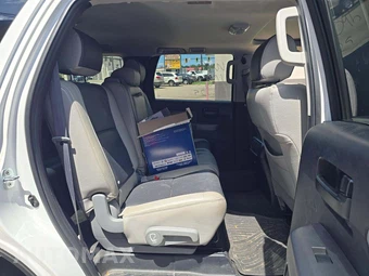 2015 Toyota Sequoia SR5 – miniatura 17