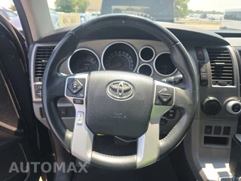 2015 Toyota Sequoia SR5 - miniatura 10