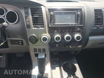 2015 Toyota Sequoia SR5 - miniatura 11