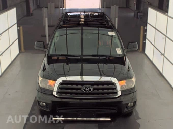 2015 Toyota Sequoia SR5 - miniatura 2