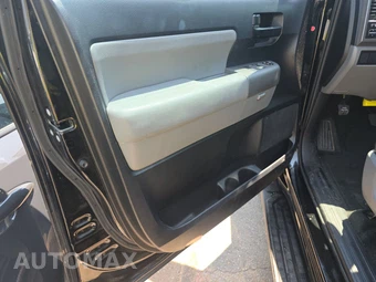 2015 Toyota Sequoia SR5 - miniatura 9