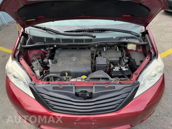 2015 Toyota Sienna L 7-Passenger 119.3" WB - miniatura 16