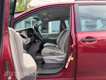 2015 Toyota Sienna L 7-Passenger 119.3" WB - miniatura 18