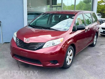 2015 Toyota Sienna L 7-Passenger 119.3" WB - miniatura 3
