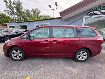 2015 Toyota Sienna L 7-Passenger 119.3" WB - miniatura 8