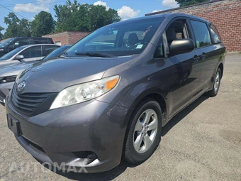 2015 Toyota Sienna L 7-Passenger 119.3" WB