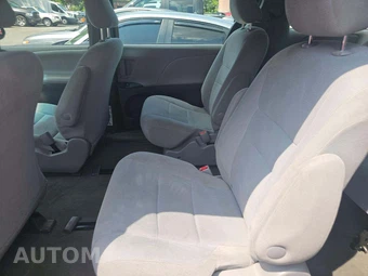 2015 Toyota Sienna L 7-Passenger 119.3" WB - miniatura 13